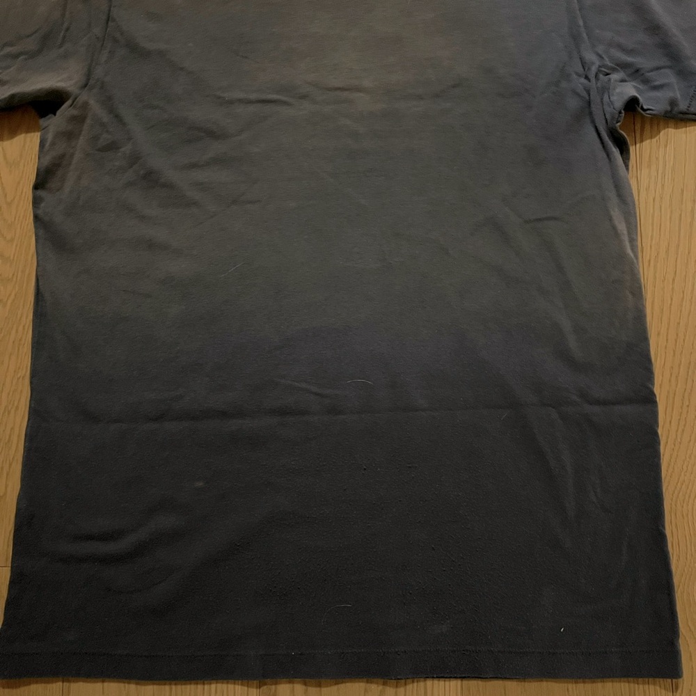 Hollister men’s distressed graphic TShirt - Picture 13 of 14